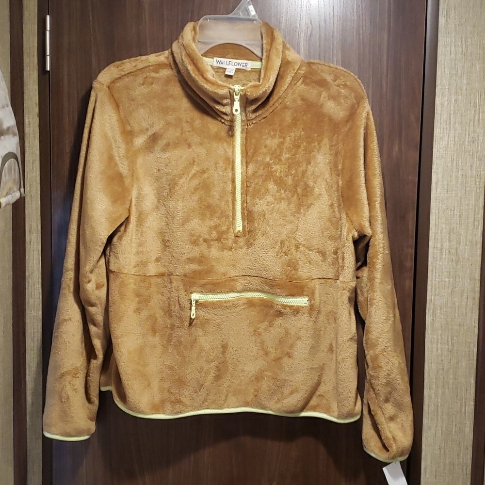 NWT Fuzzy 1/2 Zip Wallflower Plush Pullover Top with Zippered Kangaroo Pocket